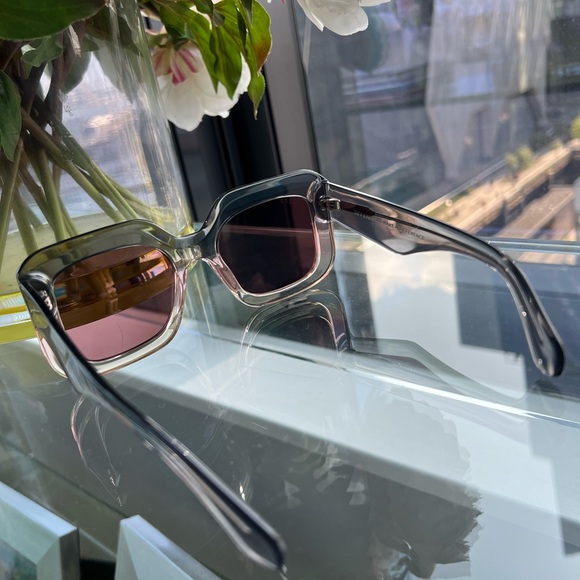 DIFF Eyewear Giada Smoke Rose Crystal Ombre + Mauve Polarized Sunglasses - Picture 8 of 10